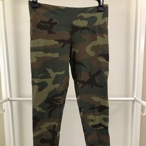 Aritzia TNA Equator legging